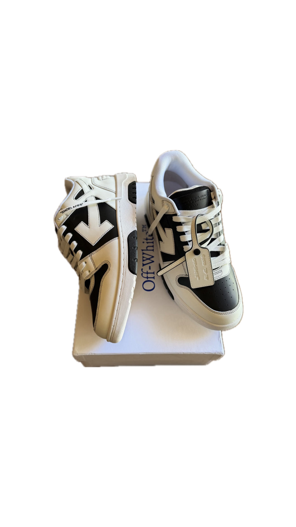 Off White "OOO reverse panda"