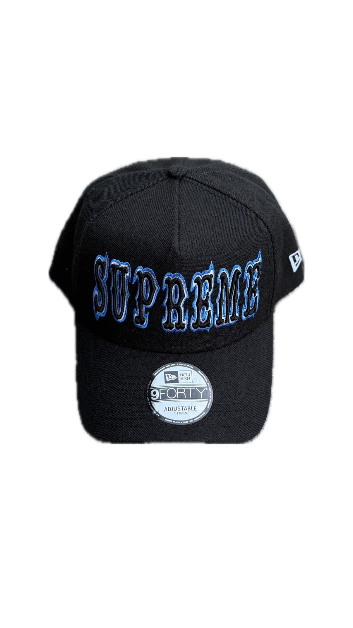 Supreme "Outline Black" New Era