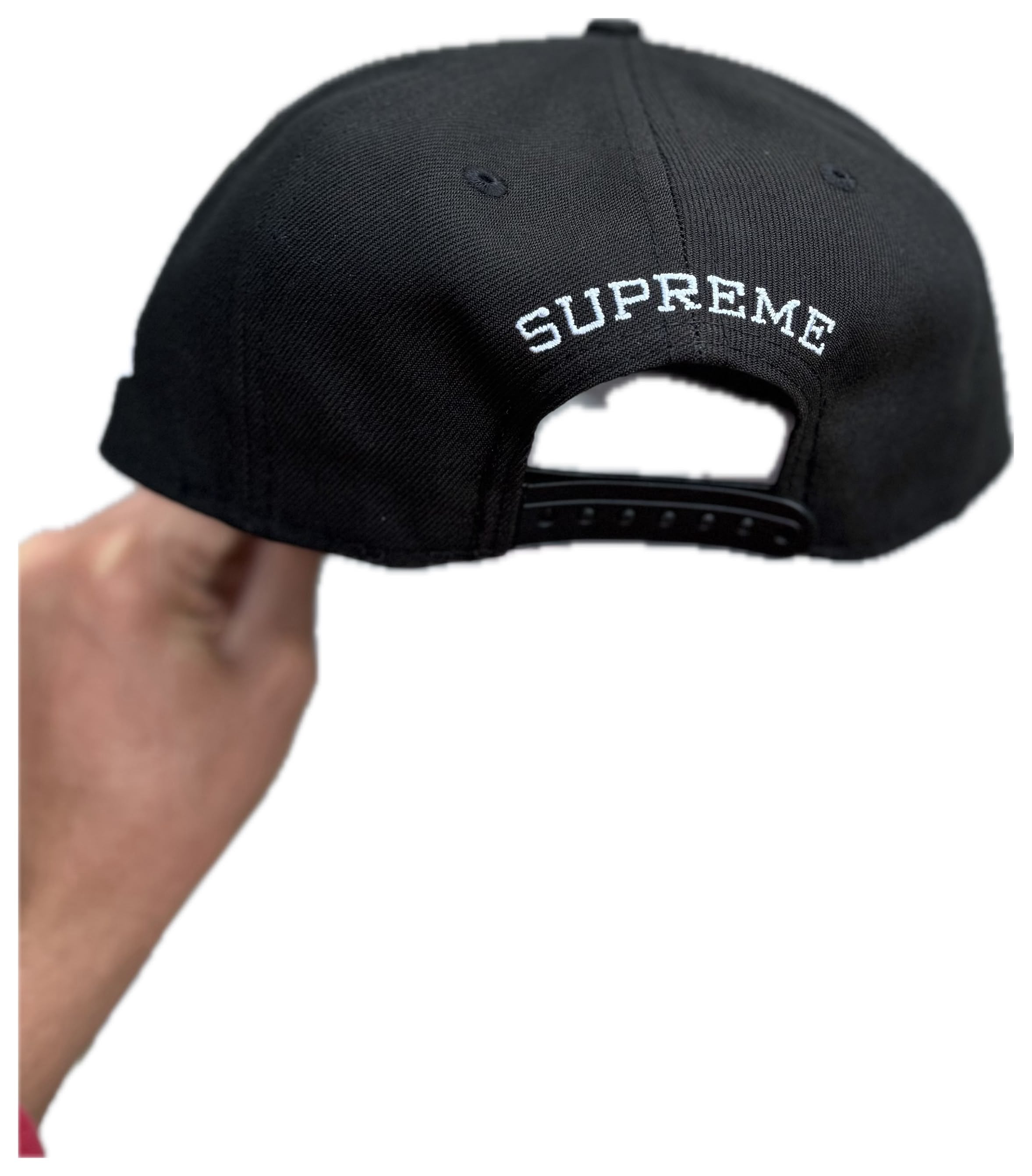 Supreme "Outline Black" New Era