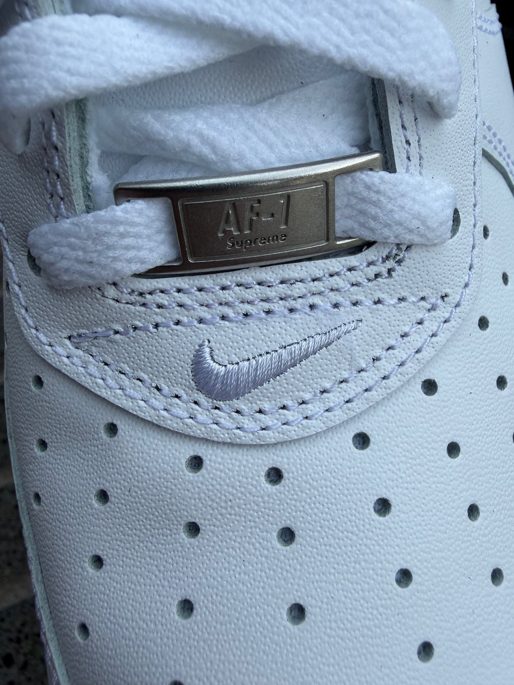 Air Force 1 "Supreme White"